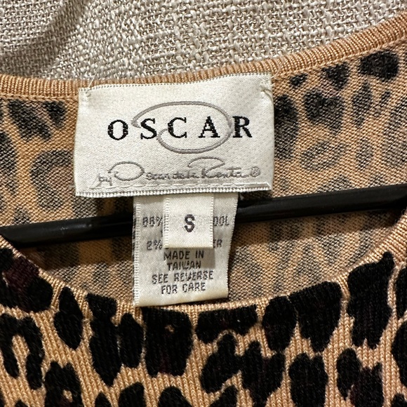 Oscar de la Renta cheetah print sleeveless sweater - Picture 3 of 3